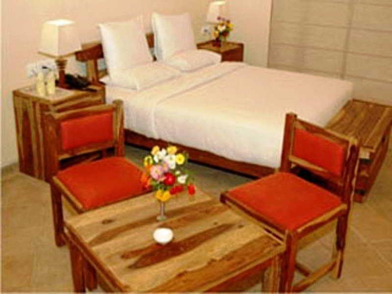 Tiger Lagoon Hotel Bandhavgarh National Park Exterior photo