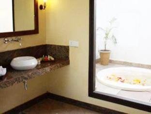 Tiger Lagoon Hotel Bandhavgarh National Park Exterior photo
